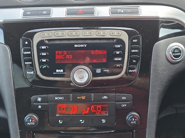 Used Ford S-Max 2011 for sale - 75029476: Photo 16