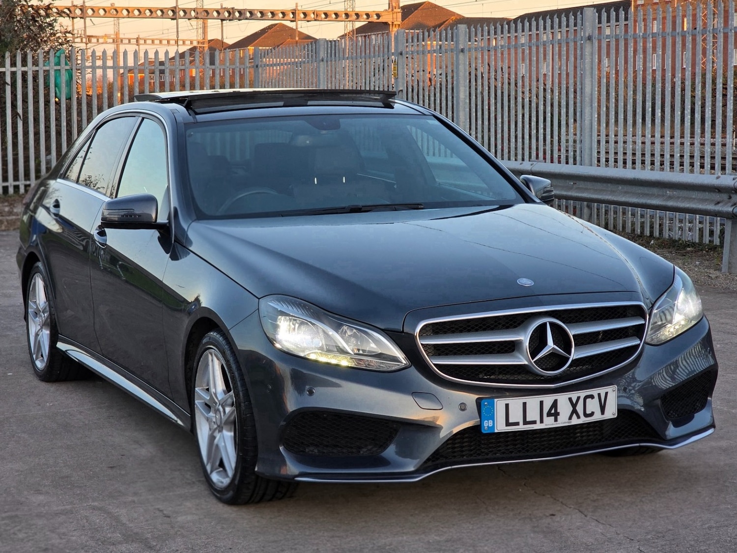 Used Mercedes-Benz E Class 2014 for sale - 77057131: Photo 3