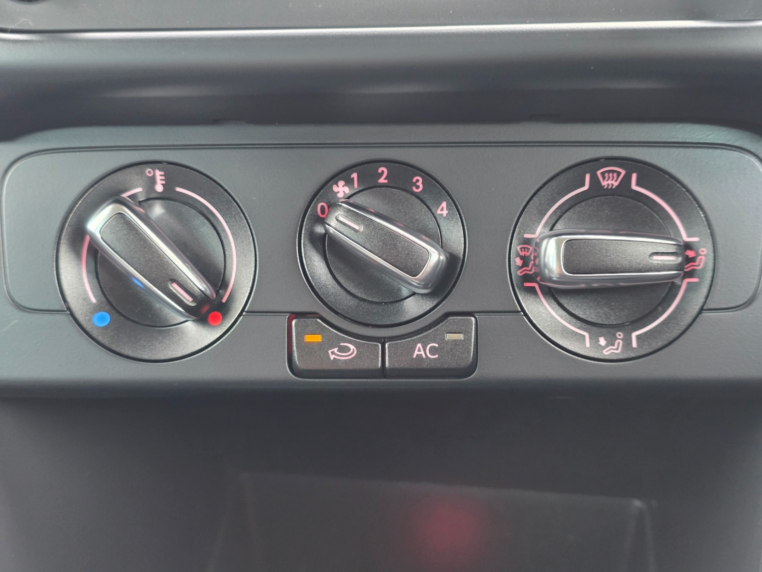 Used Volkswagen Polo 2013 for sale - 77073333: Photo 21