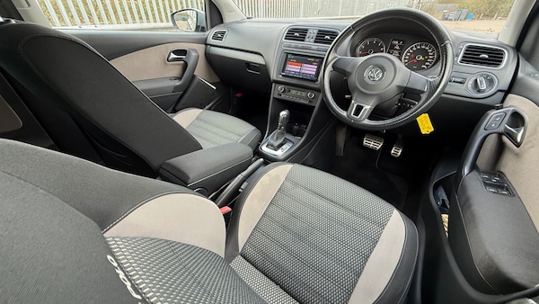 Used Volkswagen Polo 2011 for sale - 74190814: Photo 9