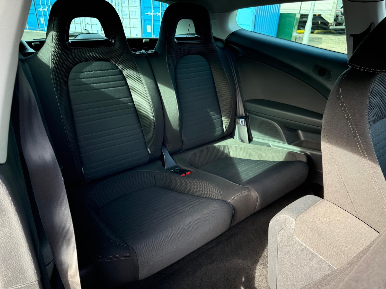 Used Volkswagen Scirocco 2010 for sale - 77476089: Photo 16