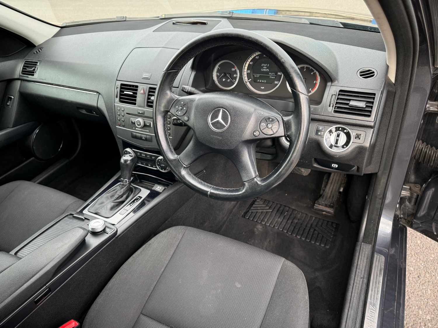Used Mercedes-Benz C-Class 2011 for sale - 76117267: Photo 13
