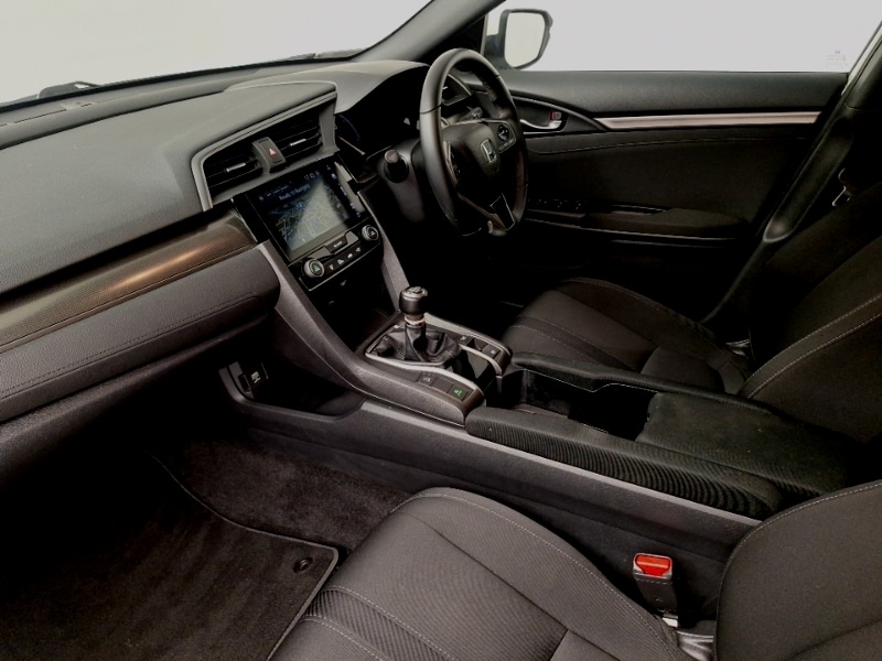 Used Honda Civic 2018 for sale - 77933574: Photo 5