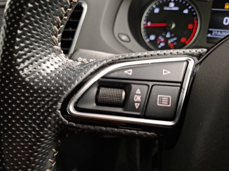 Used Audi Q3 2015 for sale - 76548670: Photo 16