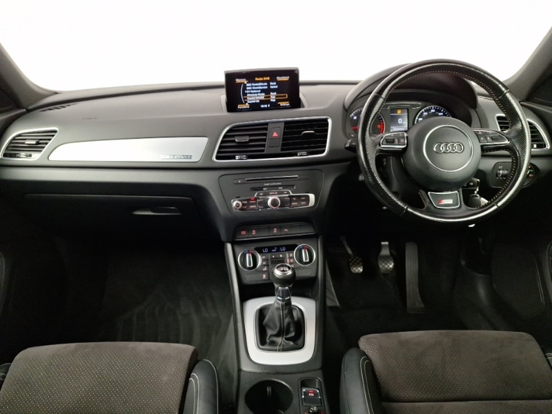 Used Audi Q3 2015 for sale - 76548670: Photo 2