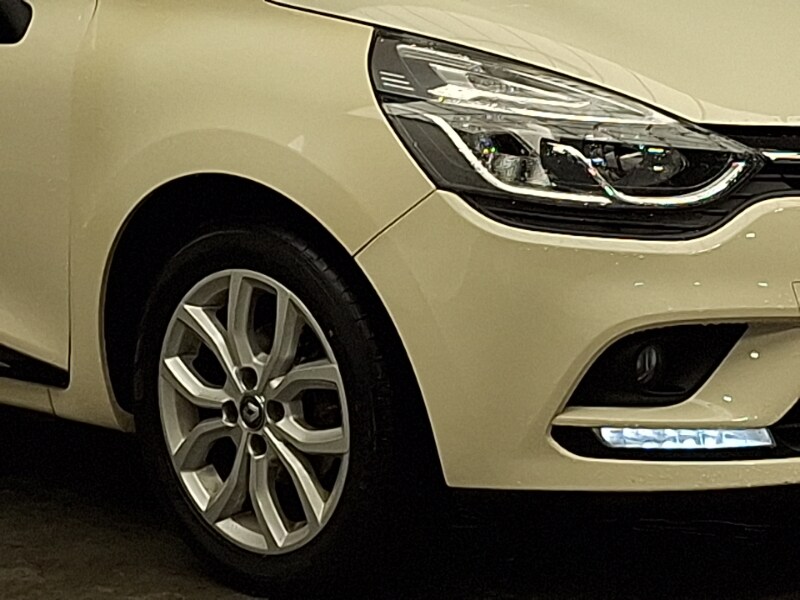 Used Renault Clio 2017 for sale - 77907637: Photo 9