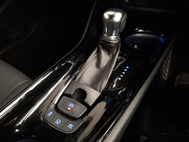 Used Toyota C-HR 2018 for sale - 78079999: Photo 15