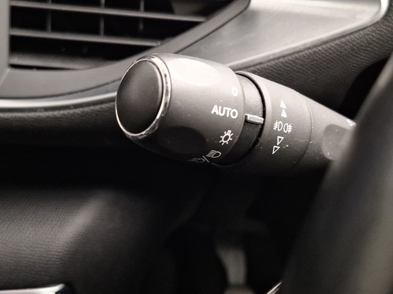 Used Peugeot 308 2019 for sale - 76920302: Photo 17