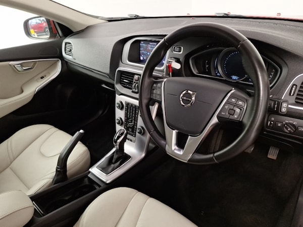 Used Volvo V40 2018 for sale - 76275693: Photo 11