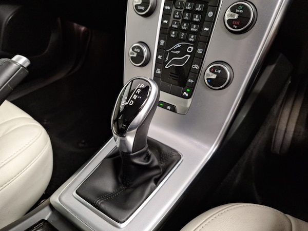 Used Volvo V40 2018 for sale - 76275693: Photo 13