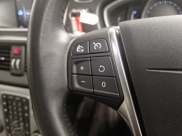 Used Volvo V40 2018 for sale - 76275693: Photo 14