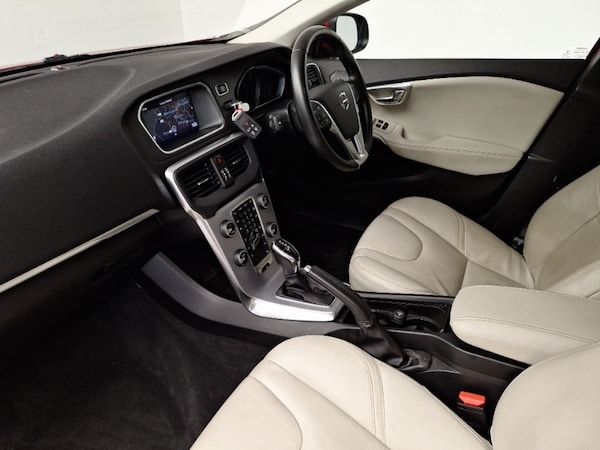 Used Volvo V40 2018 for sale - 76275693: Photo 5