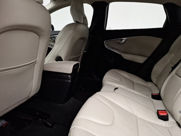 Used Volvo V40 2018 for sale - 76275693: Photo 6