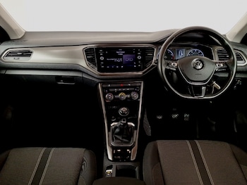 Used Volkswagen T-Roc 2018 for sale - 77580173: Photo