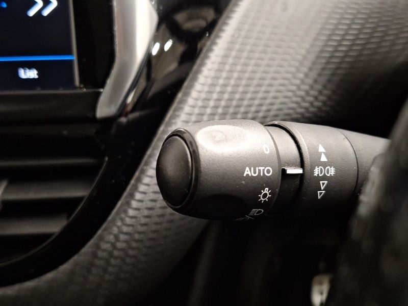 Used Peugeot 2008 2017 for sale - 76974962: Photo 17