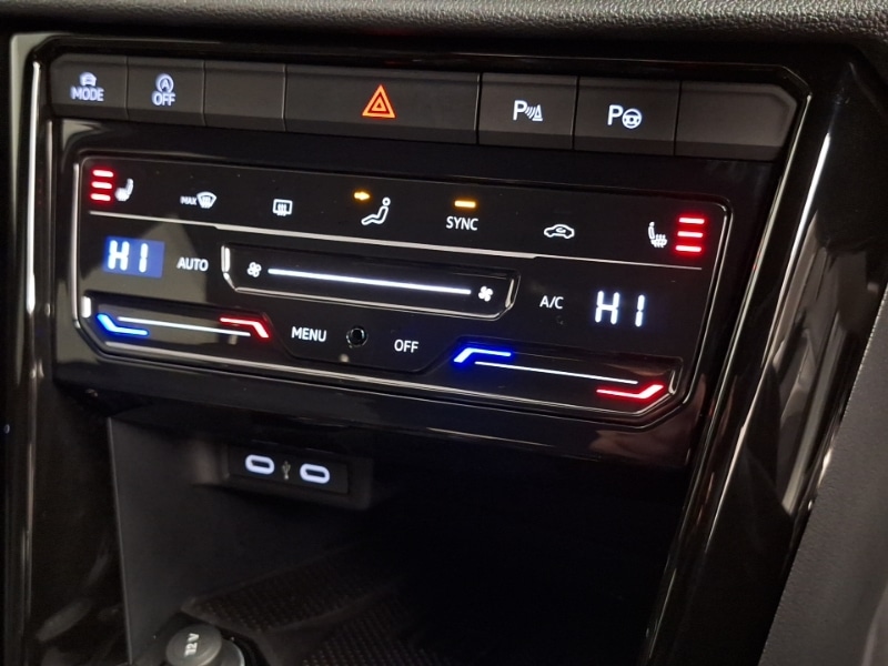 Used Volkswagen T-Roc 2025 for sale - 77114526: Photo 15