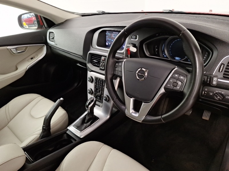 Used Volvo V40 2018 for sale - 77019800: Photo 11