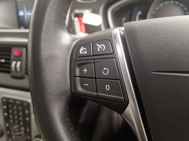 Used Volvo V40 2018 for sale - 77019800: Photo 14