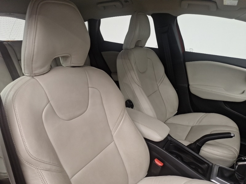 Used Volvo V40 2018 for sale - 77019800: Photo 19