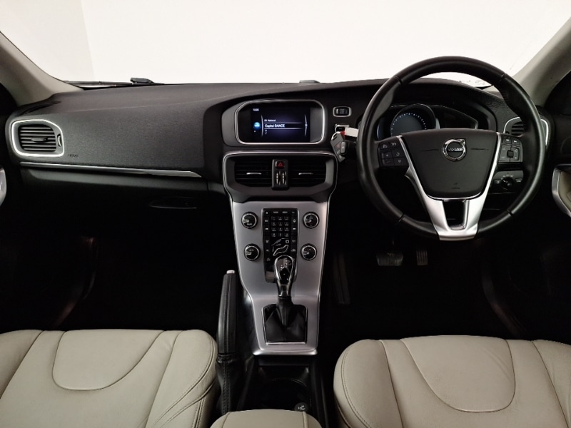 Used Volvo V40 2018 for sale - 77019800: Photo 2