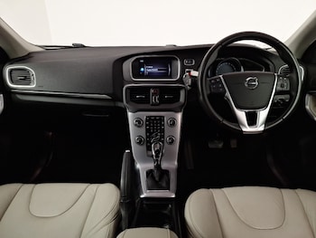 Used Volvo V40 2018 for sale - 77019800: Photo