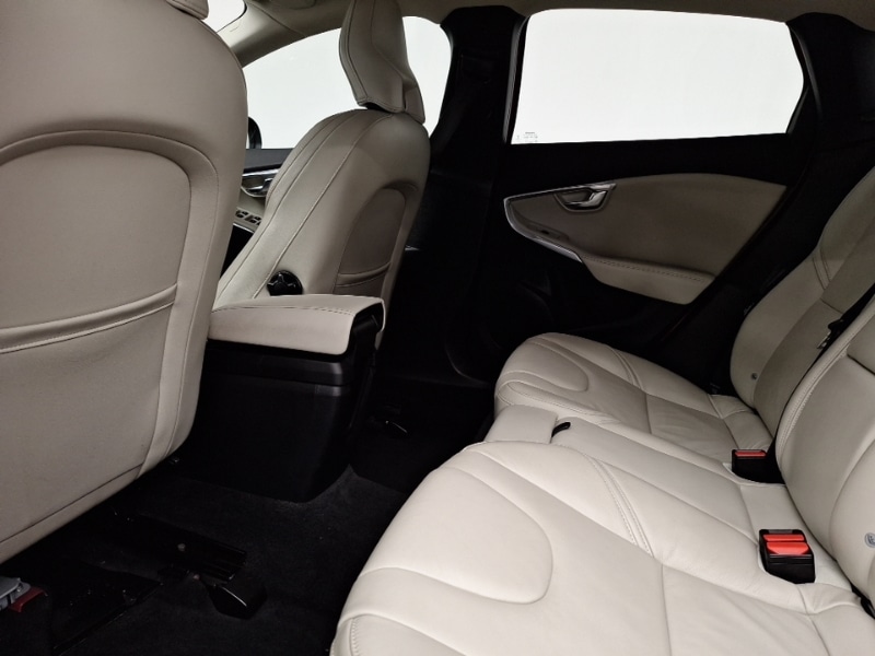 Used Volvo V40 2018 for sale - 77019800: Photo 6