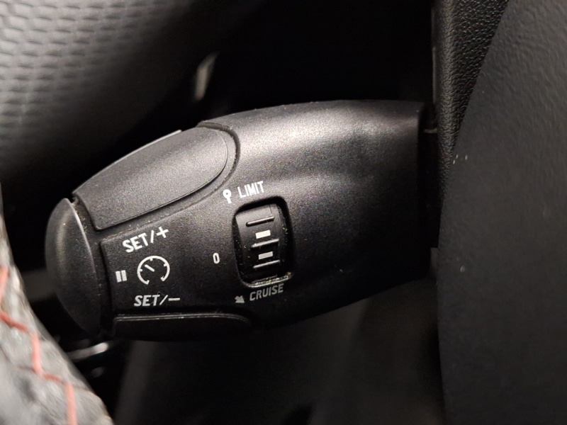 Used Peugeot 2008 2017 for sale - 76842669: Photo 18