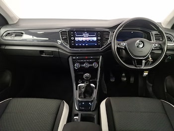 Used Volkswagen T-Roc 2018 for sale - 76187721: Photo