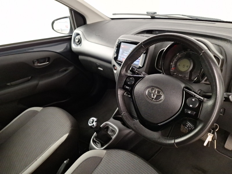 Used Toyota AYGO 2021 for sale - 76321437: Photo 11