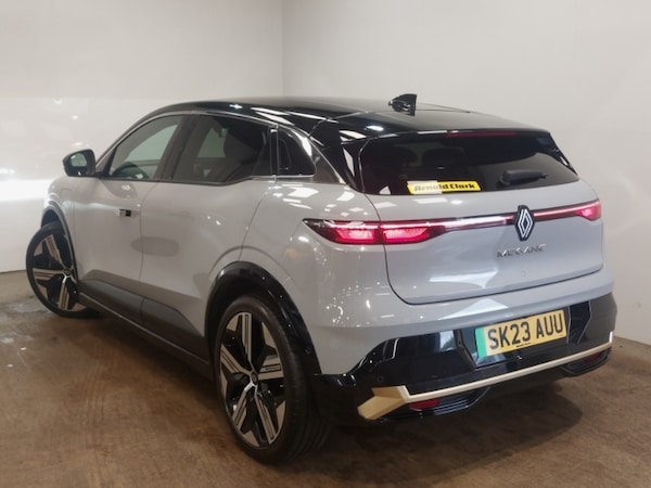 Used Renault Megane E Tech 2023 for sale - 76221461: Photo 3
