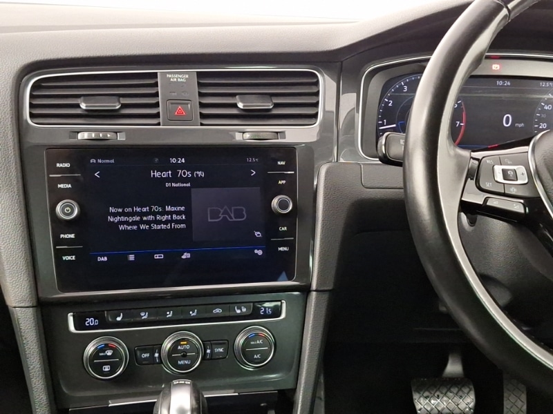 Used Volkswagen Golf 2019 for sale - 77433842: Photo 10