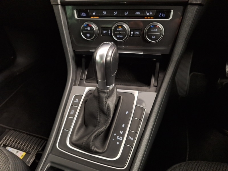 Used Volkswagen Golf 2019 for sale - 77433842: Photo 14