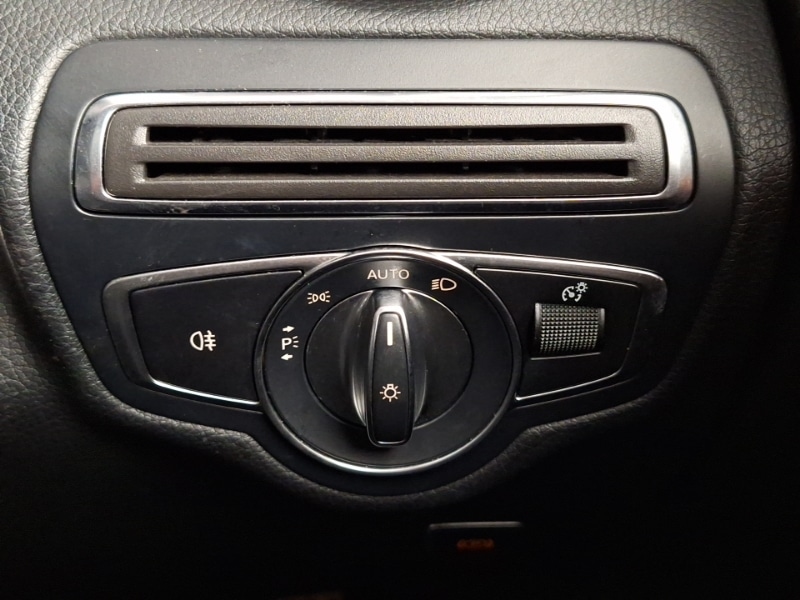 Used Mercedes-Benz GLC 2018 for sale - 77947789: Photo 17