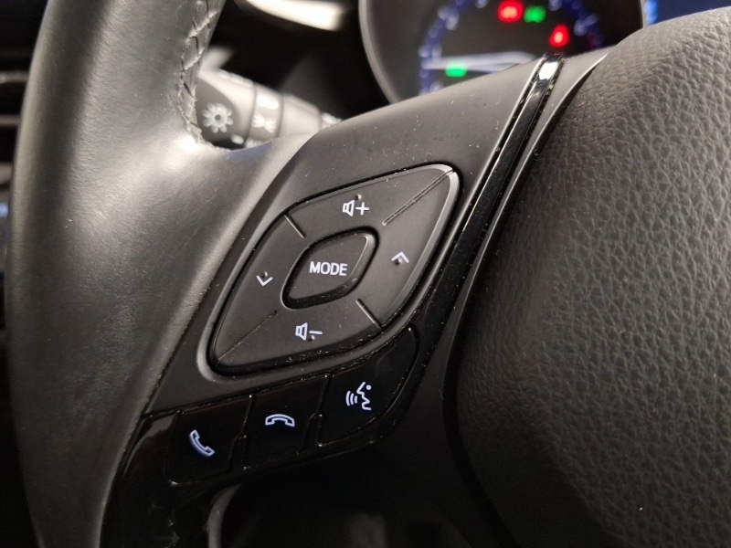 Used Toyota C-HR 2019 for sale - 78203200: Photo 16