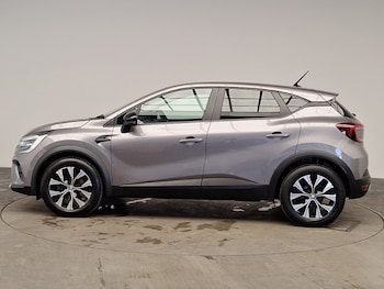 Used Renault Captur 2023 for sale - 79243110: Photo