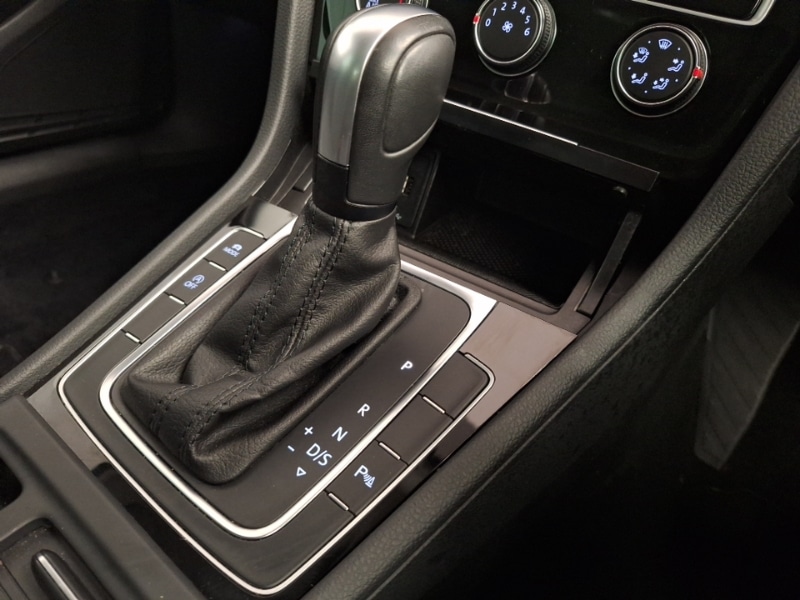 Used Volkswagen Golf 2019 for sale - 76238299: Photo 15