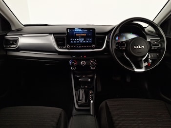 Used Kia Stonic 2024 for sale - 77716737: Photo