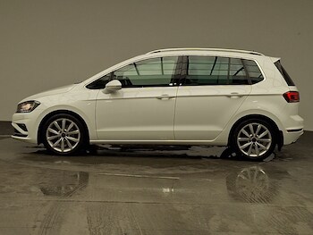 Used Volkswagen Golf SV 2018 for sale - 76839101: Photo