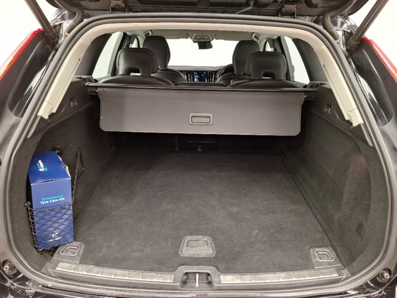 Used Volvo XC60 2023 for sale - 77114539: Photo 8