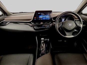Used Toyota C-HR 2018 for sale - 79131219: Photo