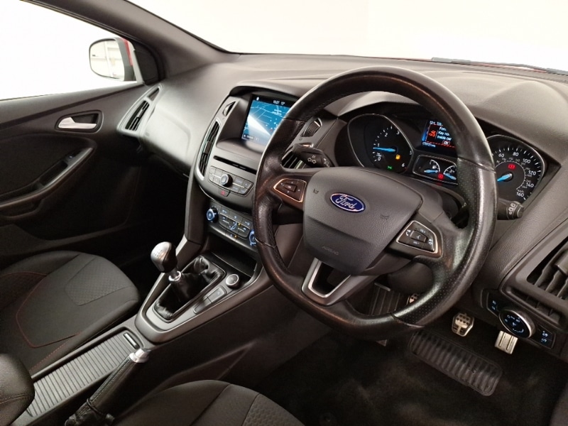 Used Ford Focus 2017 for sale - 76924902: Photo 11