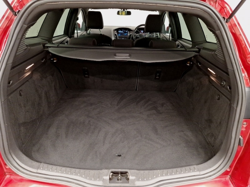 Used Ford Focus 2017 for sale - 76924902: Photo 8