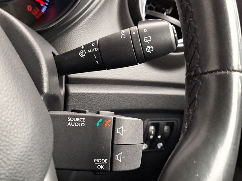 Used Renault Captur 2017 for sale - 77338192: Photo 19