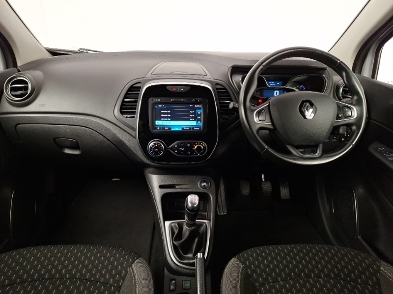 Used Renault Captur 2017 for sale - 77338192: Photo 2