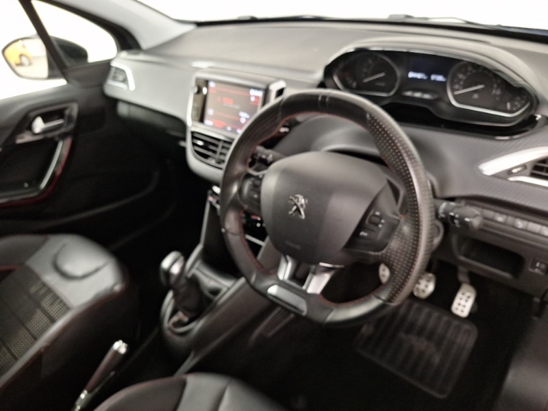 Used Peugeot 208 2018 for sale - 76450910: Photo 11