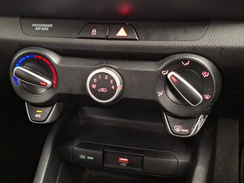 Used Kia Stonic 2024 for sale - 76779668: Photo 13