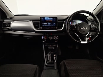 Used Kia Stonic 2024 for sale - 76779668: Photo