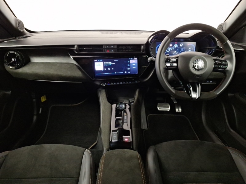 Used Alfa Romeo Junior 2025 for sale - 78032940: Photo 2