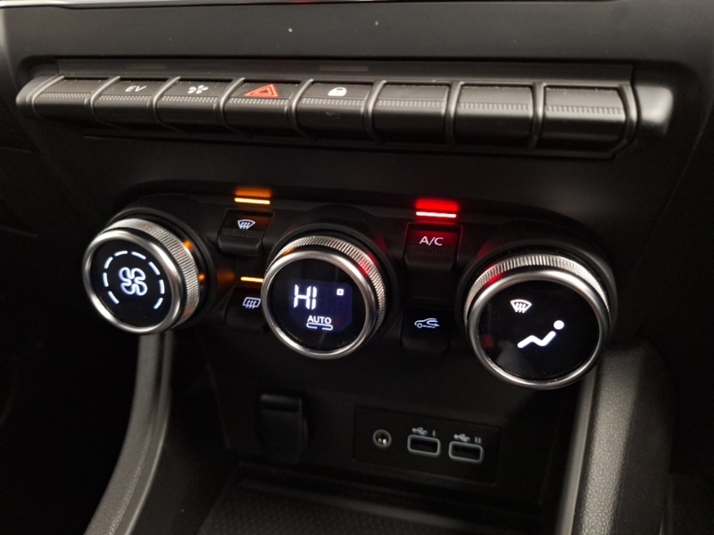 Used Renault Captur 2023 for sale - 76414617: Photo 13