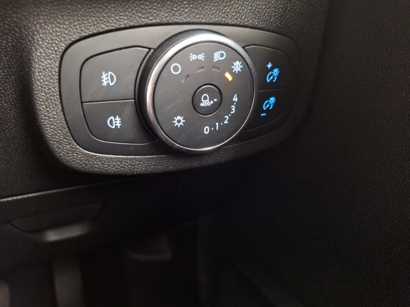 Used Ford Fiesta 2018 for sale - 77610992: Photo 18